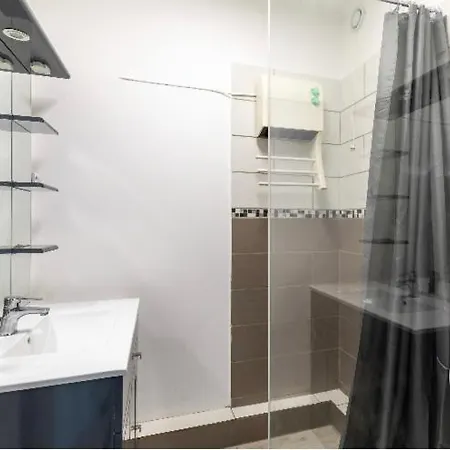 Superbe T3 Avec Piscine Appartement *